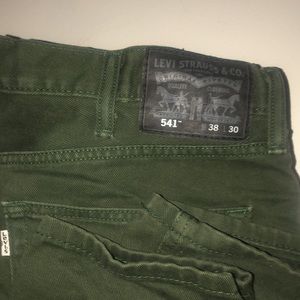 Men’s Military Green Levi’s 541 Jeans Sz 38 x 30 w/ 7-inch taper